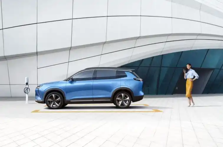 威马发布双logo品牌战略 首款轿车m7年内发布_即将上市_河南汽车在线