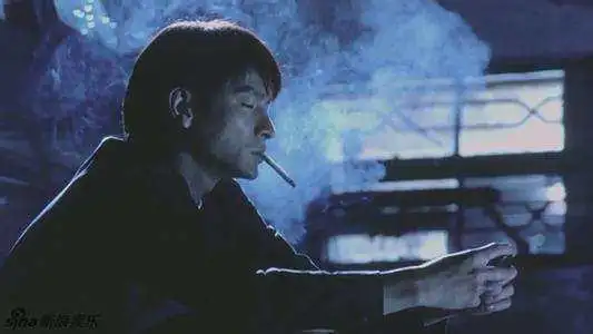 看这五位男星点烟,刘德华帅,黄晓明尴尬,而他一般人学不来