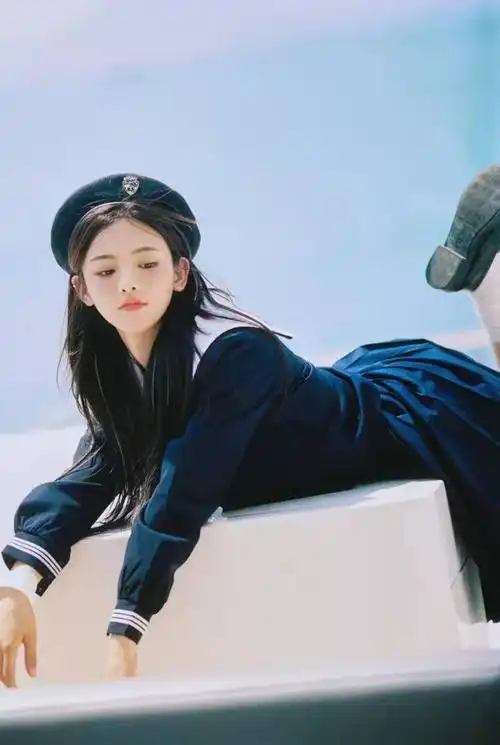 怪不得,他老板一直说杨超越可以媲美张柏芝,可以驾驭所有造型,360度无