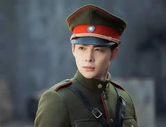 娱乐圈穿军装最好看的男明星,你站谁的队?