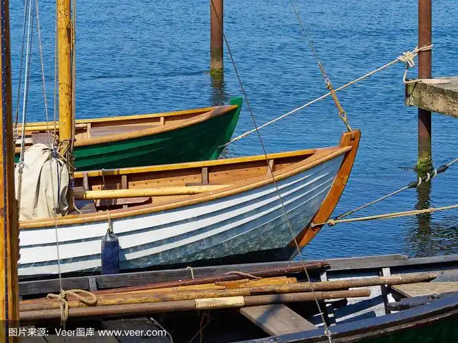 老式的木制帆船