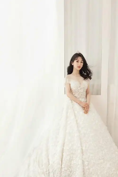 杨紫一字肩婚纱##长相思