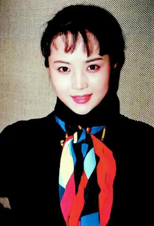 演员奚望在继父刘之冰的支持下任性离婚带着女儿的她怎样了