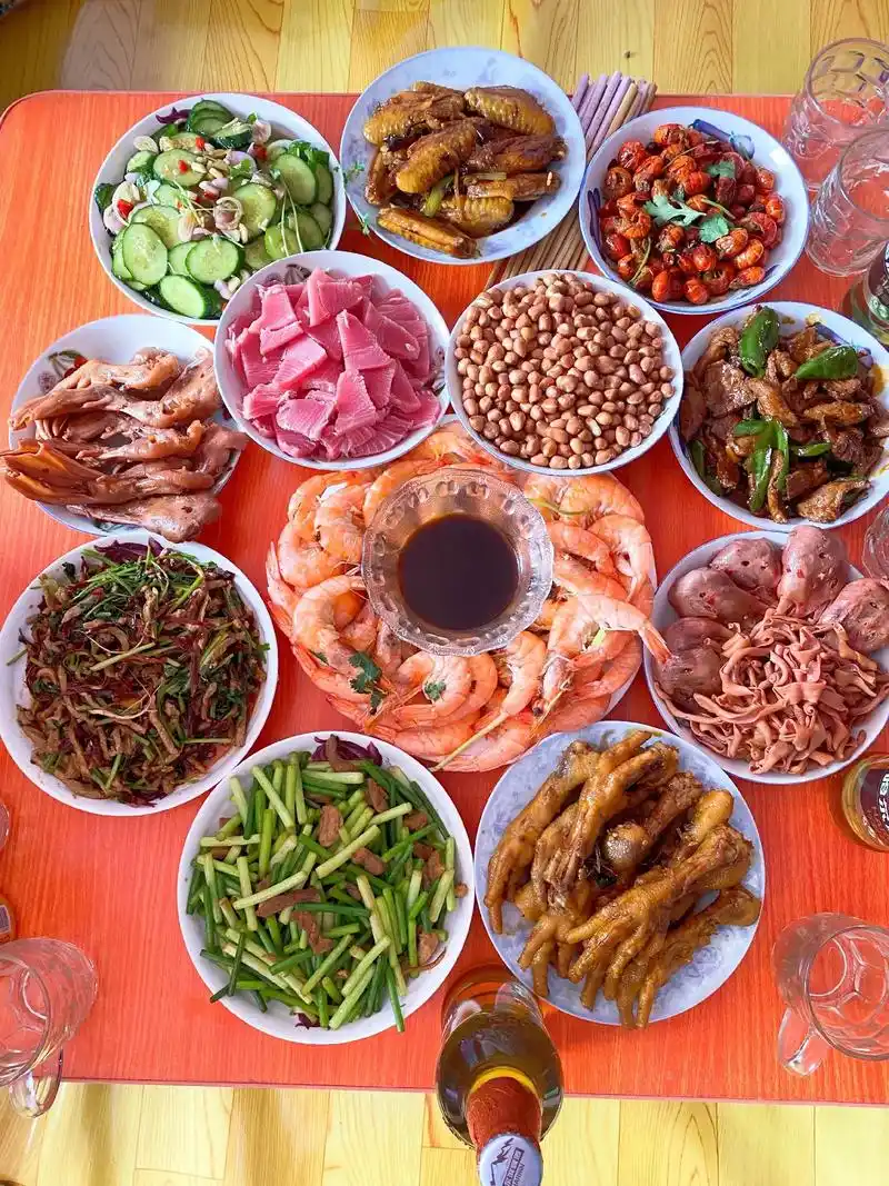 今天大宝生日,感谢小弟亲自下厨为姑娘准备的丰盛佳肴,也感谢家 - 抖