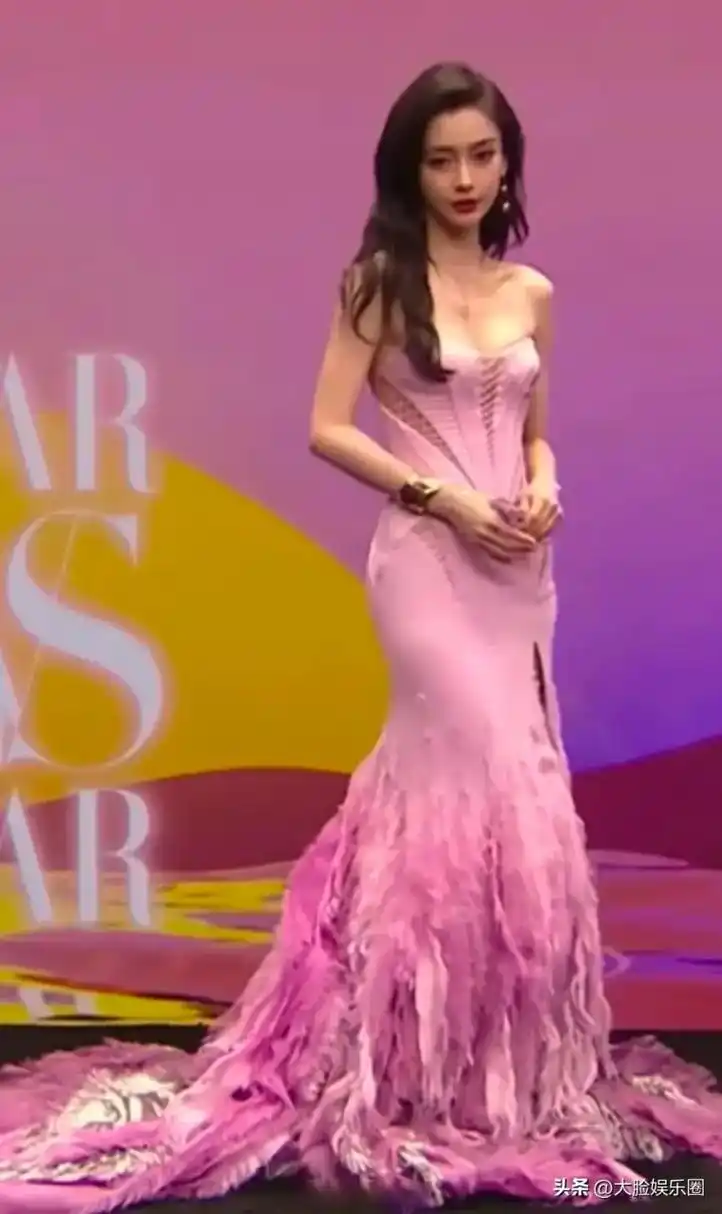 杨颖身材真的好,又瘦又丰满的.