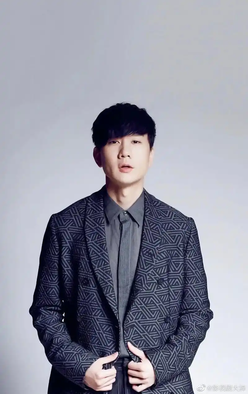 林俊杰高清图竖版