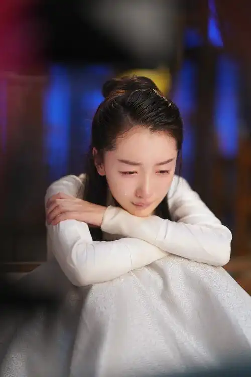 千古玦尘 后池 周冬雨