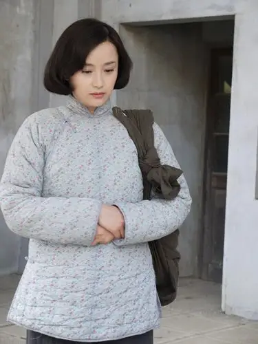 傅淼新浪娱乐讯 电视剧《青岛往事》已于上周热播收官,该剧自央视八套