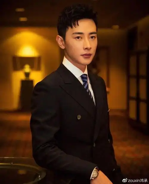 罗晋现在的心思不全在影视圈了,他开始跟着另一位85花姐夫做投资