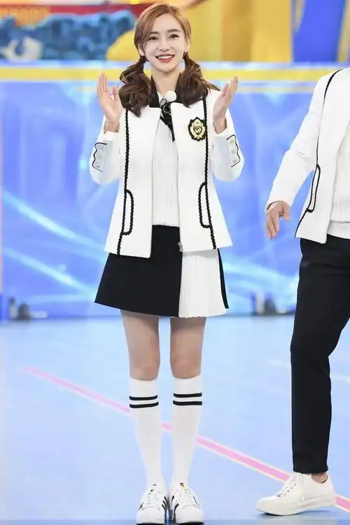 angelababy黑长直美出神《奔跑吧》泰国风情大片惊艳