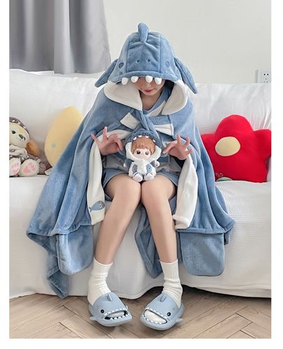 露娜奇妙同款鲨鱼空调毛毯子午睡衣披肩斗篷休闲毯