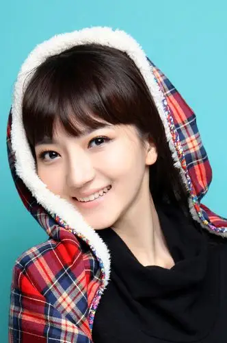 白卉子变英伦少女,俏丽可人甜美清新