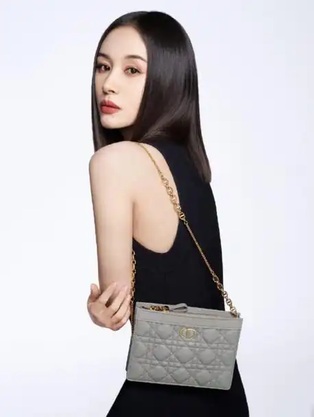 王子文灵动演绎迪奥diorcaro手袋展露优雅风尚