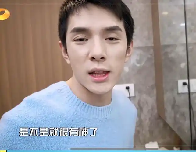 李佳琦分享居家环境,狗窝位置奇葩,素颜模样被吐槽"好丑"