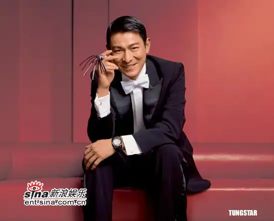组图:刘德华代言瑞士名表 挥洒成熟男人魅力