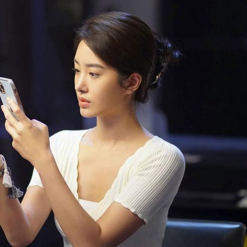 发夹后脑勺2022新款高端鲨鱼夹子头饰抓夹欢乐颂3杨采钰露西同款