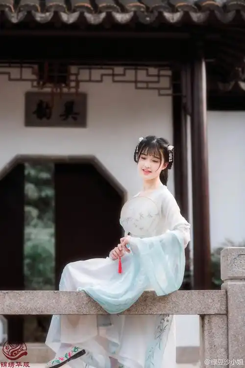 汉服写真第十一期-女孩 汉服 团扇 文静而又高雅