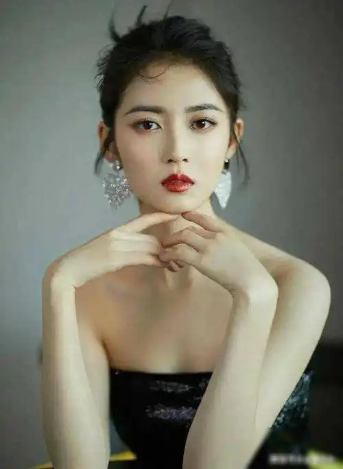 陈钰琪才是真女神!这尤物身材,真是顶不住啊!