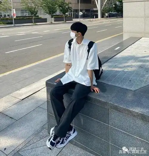 像干净气质的男大学生3位又帅又会穿的韩国ins博主夏季穿搭参考