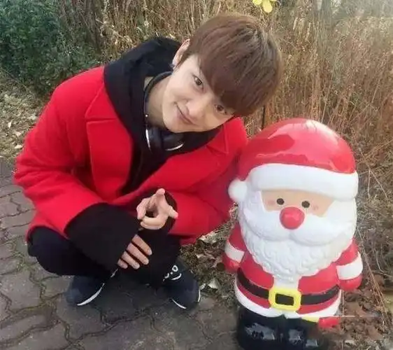 最受不了男生歪头杀,这样好想让我摸摸他的顺毛.