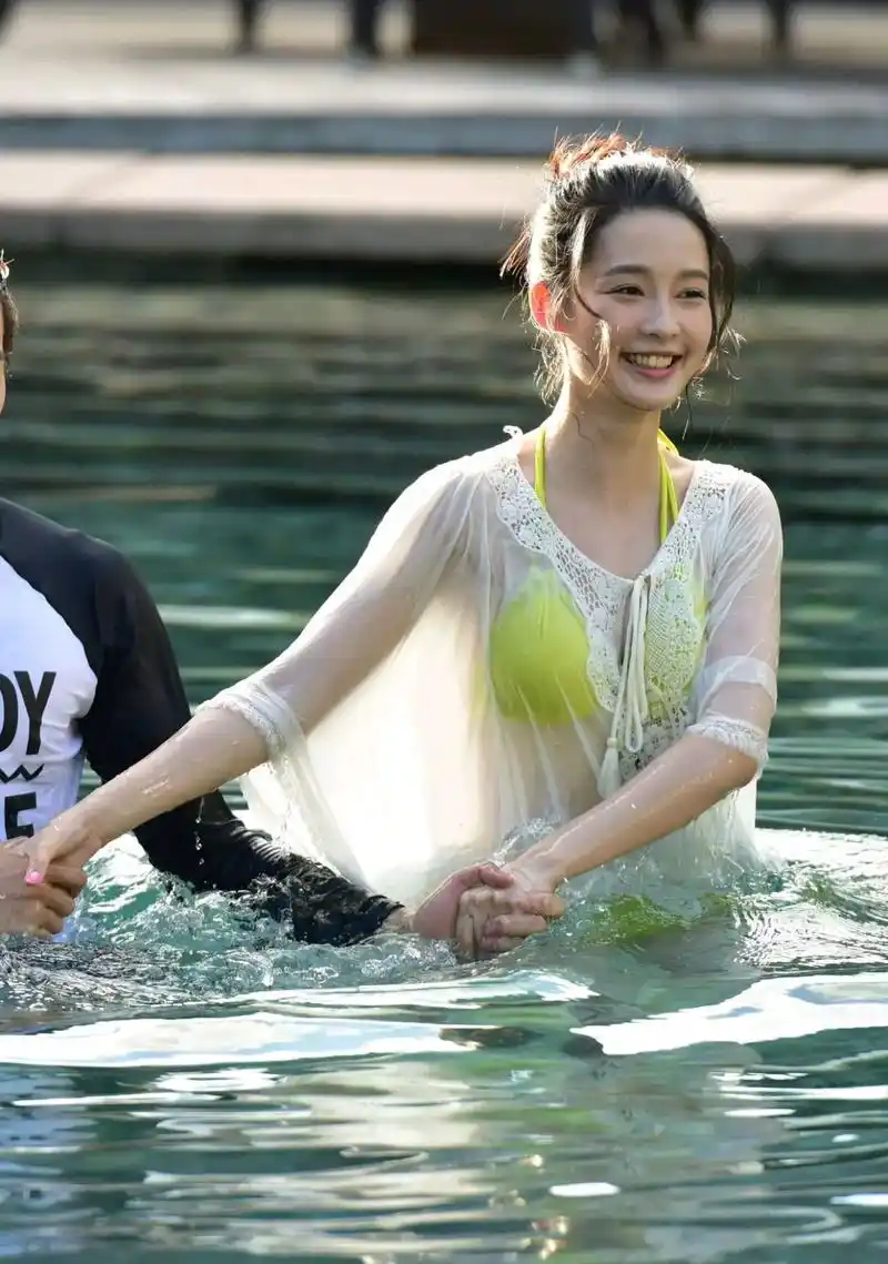 李沁综艺节目现场美图