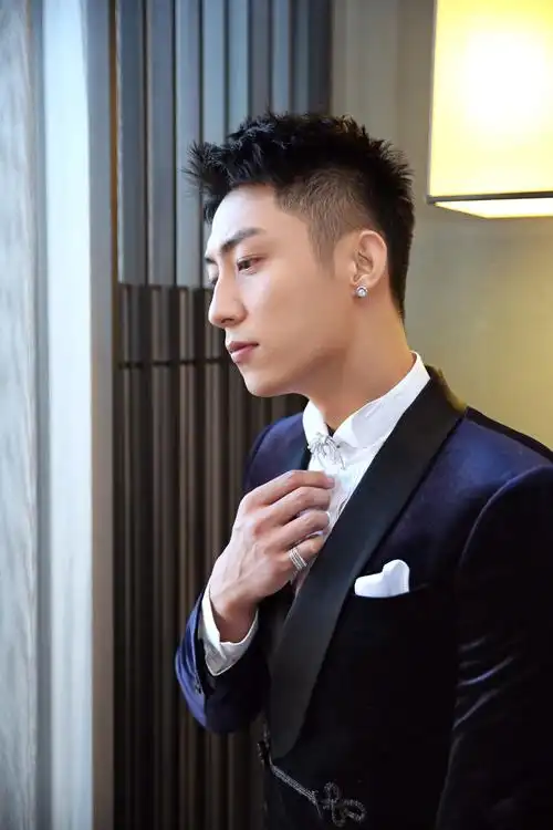 20171207 黄景瑜出席《嘉人中国风10年超级盛典》