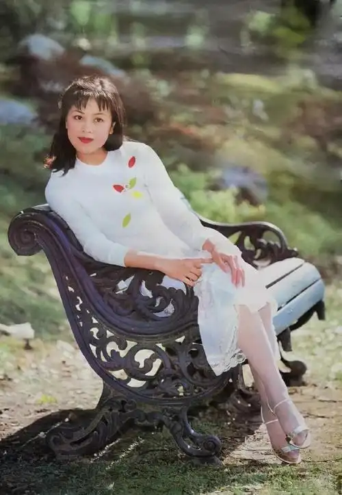 7月李晓燕6月周洁5月陶慧敏4月林芳兵3月麦文燕2月宋佳1月朱琳封面