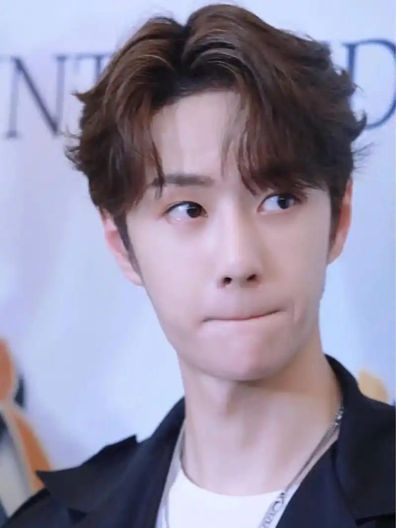 分享一组高清奶盖啊～#王一博 #我的宝藏男孩 #酷盖王一博  - 抖音