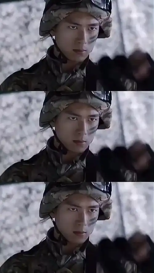 军装李现真的好帅啊啊啊