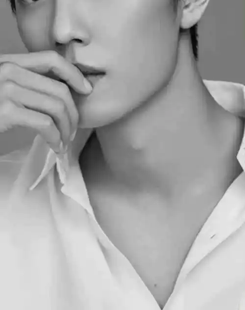 肖战的喉结合集:上下滚动的喉结会说话,简直荷尔蒙爆棚_高挺_鼻梁