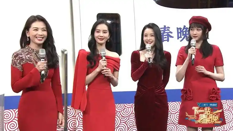 关晓彤浮粉,唐嫣憔悴,刘诗诗法令纹抢镜_节目组_状态_李沁