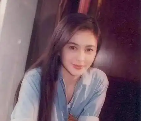 关之琳魅力有多大?看完她的泳衣剧照,总算理解啥叫女人味!