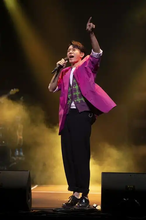 韦礼安"而立之后"演唱会征服歌迷 魏如萱,茄子蛋助阵