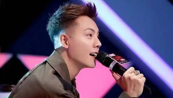 原创陈伟霆公布恋情了男有才女有颜值网友很般配