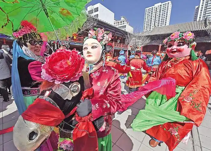 精彩社火舞出幸福年