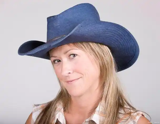 这种文化以其硬朗,自由,冒险和独立的精神风格,吸引了世界各地的粉丝.