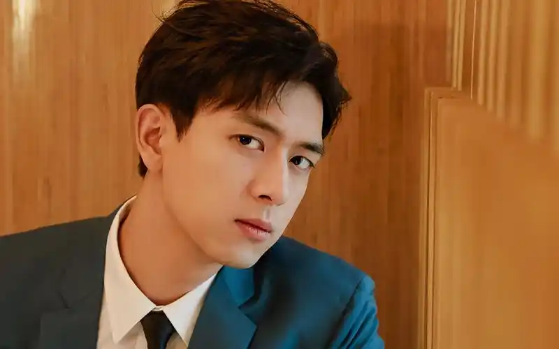 李现精致帅气写真桌面壁纸