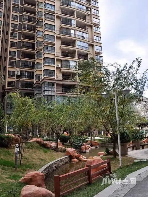 天誉城小区一期实景(2012-4)