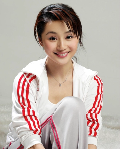 霍水仙的扮演者曹颖,年过四十,风韵犹存