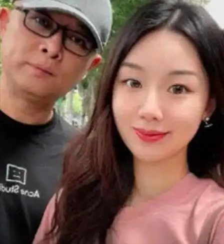 事实证明逐渐消失的主持人孟非已经走上了另一条大道