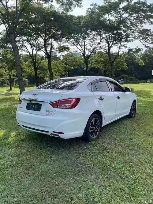 16年海马福美来m5,1.6排量,外观时尚大气,手动挡,车况