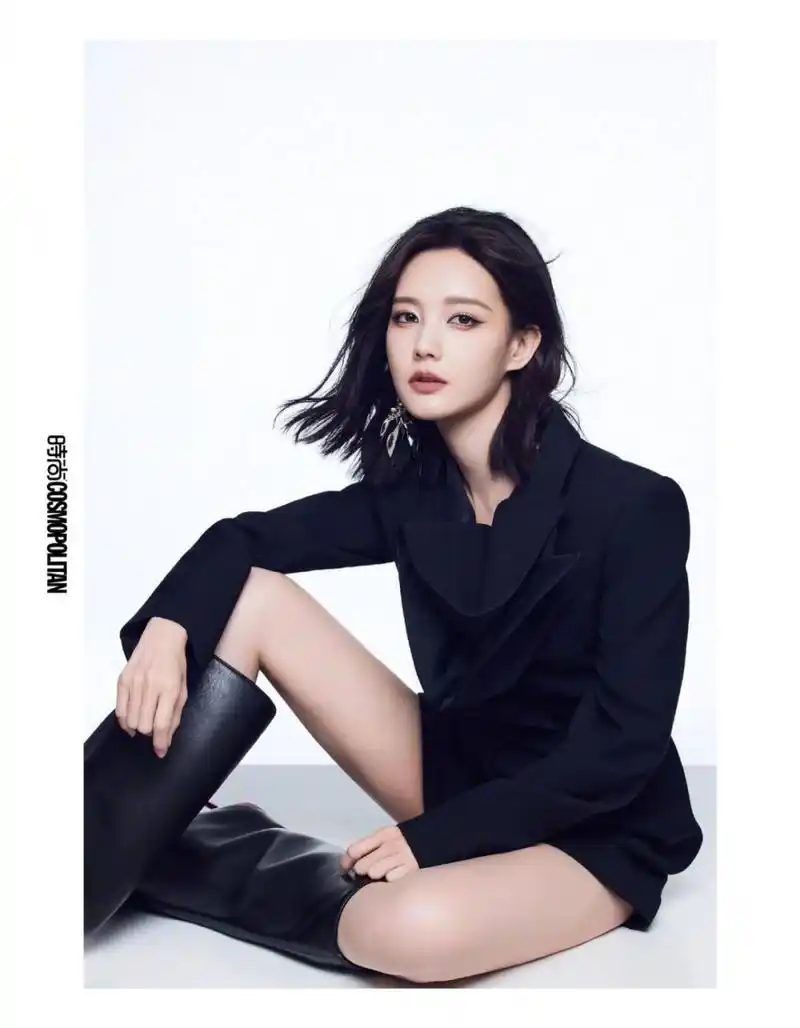 时尚cosmo发布李一桐冷脸千金造型也太酷了吧!