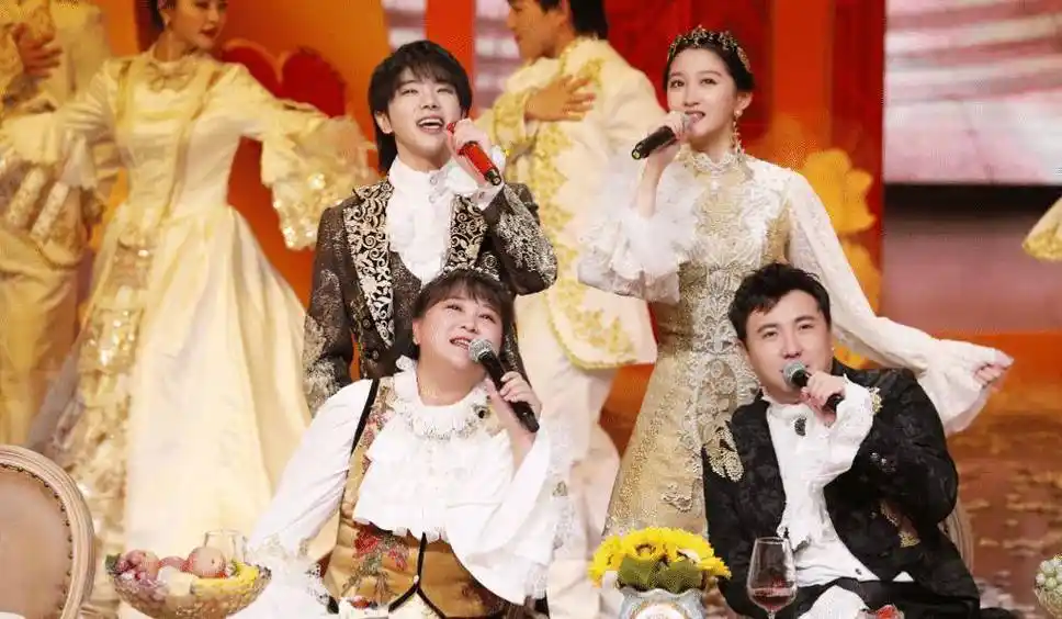 《王牌》收官,王牌家族发博表态,关晓彤无意暴露下一季阵容_华晨宇