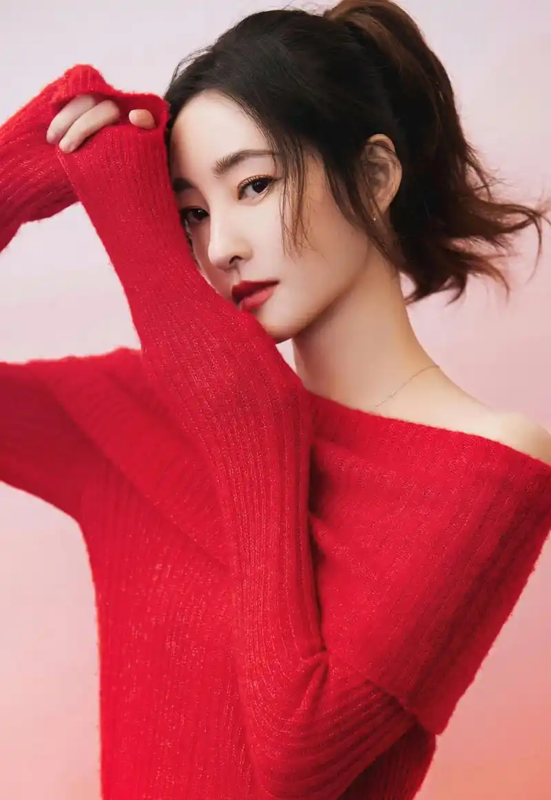 王丽坤,红色毛衣,美美美!