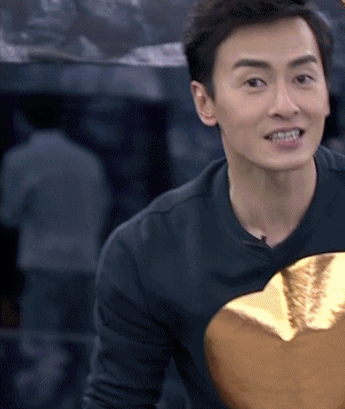 约吗约么可爱萌招手男神gif动图_动态图_表情包下载_soogif