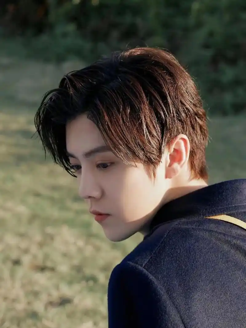 一些鹿晗 只有高清的图片才能让我好好欣赏哥的帅气