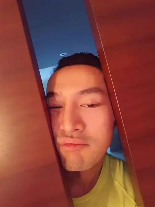 刘亦菲晒31岁庆生照,素颜出镜,自拍水平堪比胡歌!