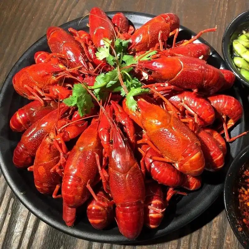 小龙虾再好吃也要慎食:女子吃小龙虾竟过敏休克入院