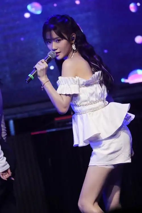 陈意涵estelle 2020生日会圆满落幕 首秀性感舞姿惊艳全场