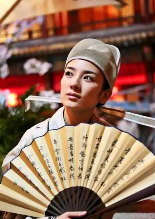 女扮男装的女星赵丽颖像假小子杨颖像油腻大叔范冰冰像潘安